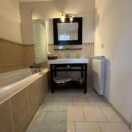 Des Graverots Nyaraló