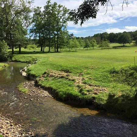 Des Graverots Nyaraló *